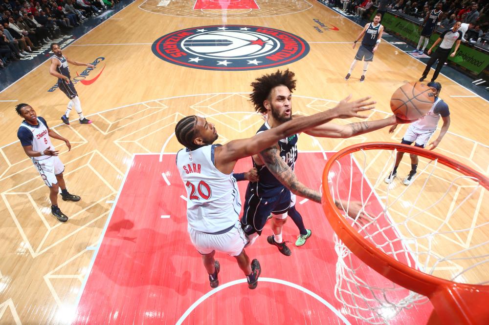 端形成坚不 端形成坚不