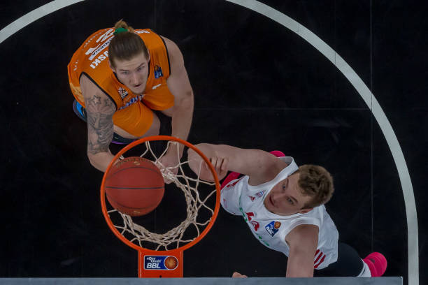 以自由和创 以自由和创